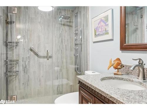 807-75 Ellen Street, Barrie, ON - Indoor Photo Showing Bathroom