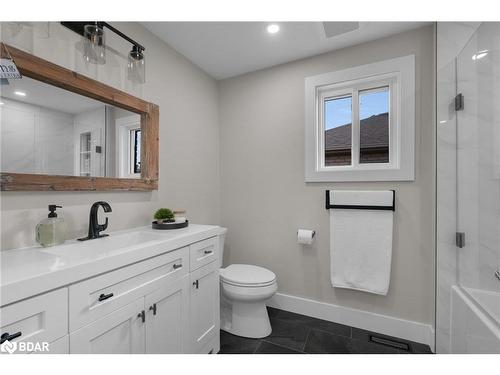 14 Coughlin Road, Barrie, ON - Indoor Photo Showing Bathroom