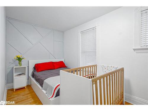 1149 3Rd Avenue W, Owen Sound, ON - Indoor Photo Showing Bedroom