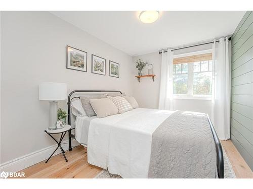 21 Weldon Crescent, Barrie, ON - Indoor Photo Showing Bedroom