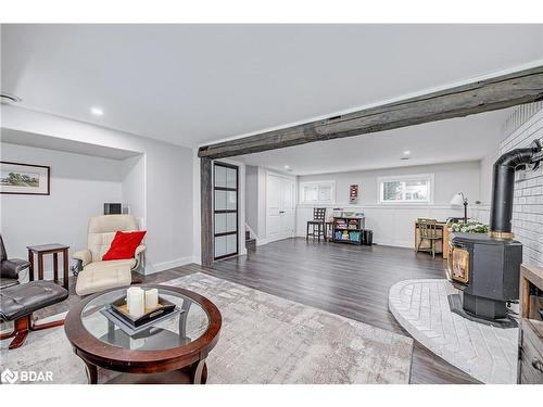 26 Centennial Avenue, Elmvale, ON - Indoor Photo Showing Living Room