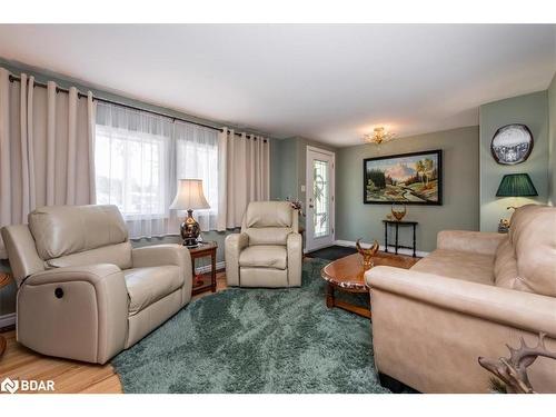 23 Recreation Drive, Innisfil, ON - Indoor Photo Showing Living Room