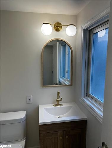 379 Robert Street, Midland, ON - Indoor Photo Showing Bathroom
