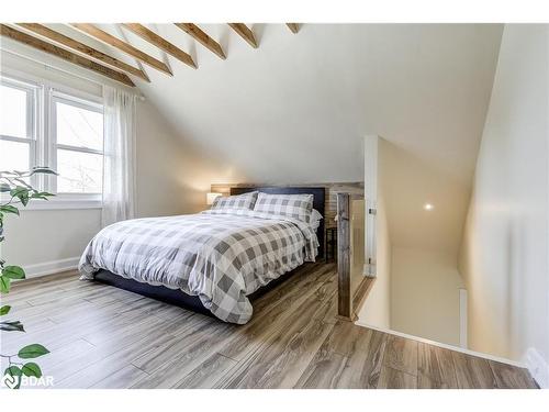 5385 Twidale Avenue, Niagara Falls, ON - Indoor Photo Showing Bedroom
