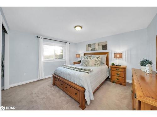 17435 8Th Concession, Schomberg, ON - Indoor Photo Showing Bedroom