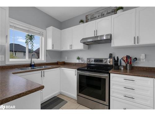 2034 Celeste Street, Innisfil, ON - Indoor Photo Showing Kitchen With Double Sink