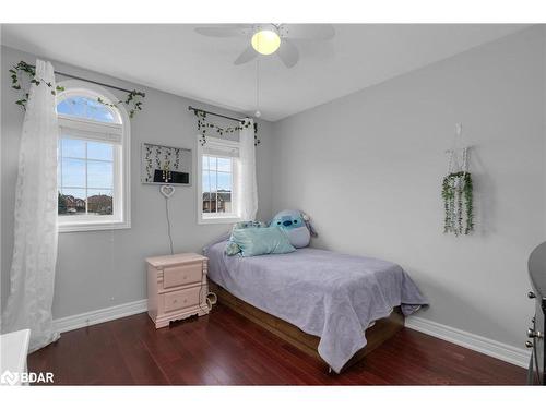 2034 Celeste Street, Innisfil, ON - Indoor Photo Showing Bedroom