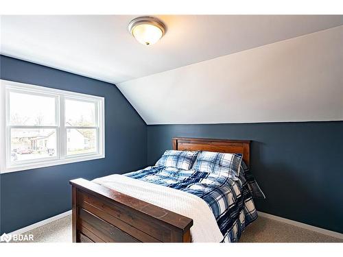 315 Oxford Street, Orillia, ON - Indoor Photo Showing Bedroom