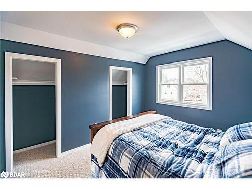 315 Oxford Street, Orillia, ON - Indoor Photo Showing Bedroom