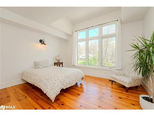 2072 Wilkinson Street, Innisfil, ON - Indoor Photo Showing Bedroom