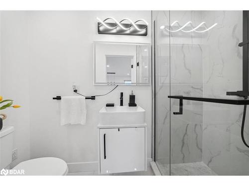 232 Currey Crescent, Newmarket, ON - Indoor Photo Showing Bathroom