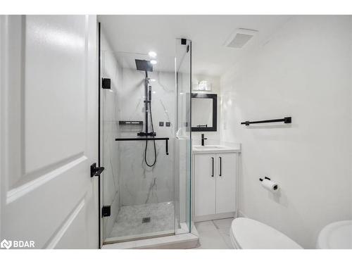 232 Currey Crescent, Newmarket, ON - Indoor Photo Showing Bathroom
