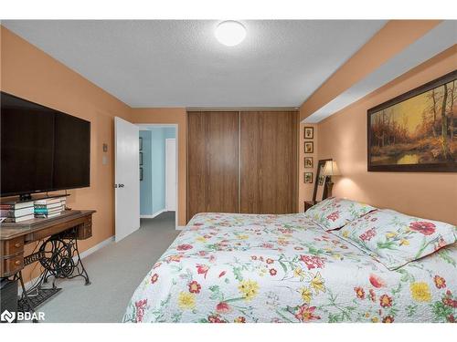 307-1 Quail Crescent, Barrie, ON - Indoor Photo Showing Bedroom