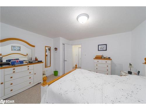 99 Meadow Lane, Wasaga Beach, ON - Indoor Photo Showing Bedroom
