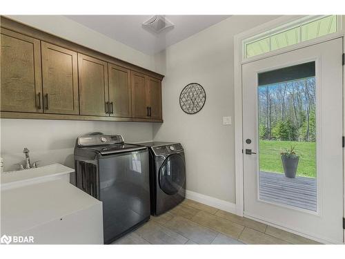 16 Whitetail Drive, New Lowell, ON - Indoor Photo Showing Laundry Room