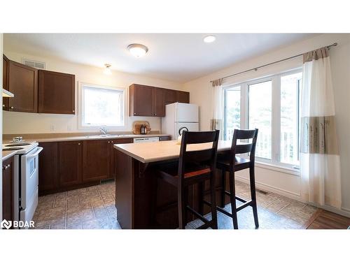 179 Westpoint Sands Road, Huntsville, ON - Indoor Photo Showing Kitchen