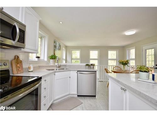 30 Nicklaus Drive, Barrie, ON - Indoor Photo Showing Kitchen With Double Sink