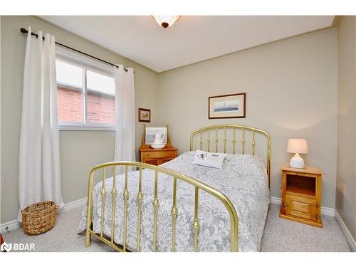 30 Nicklaus Drive, Barrie, ON - Indoor Photo Showing Bedroom