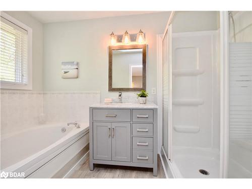 30 Nicklaus Drive, Barrie, ON - Indoor Photo Showing Bathroom