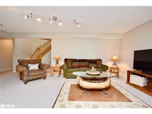 30 Nicklaus Drive, Barrie, ON - Indoor Photo Showing Living Room
