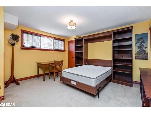 3929 Rosemary Lane, Innisfil, ON - Indoor Photo Showing Bedroom