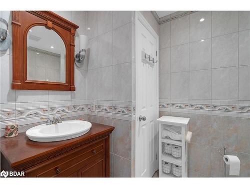 3615 Bayou Road, Orillia, ON - Indoor Photo Showing Bathroom