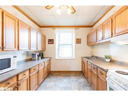 1497 7Th Line, Innisfil, ON - Indoor Photo Showing Kitchen With Double Sink