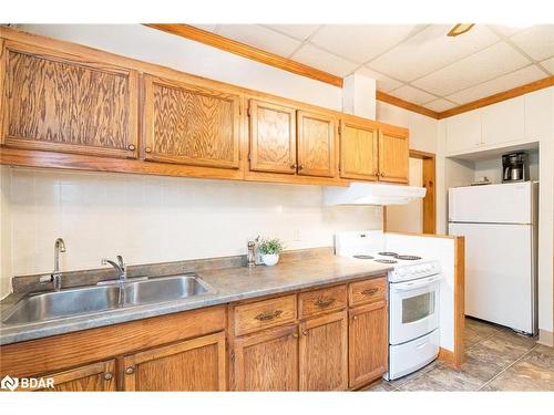 1497 7Th Line, Innisfil, ON - Indoor Photo Showing Kitchen With Double Sink