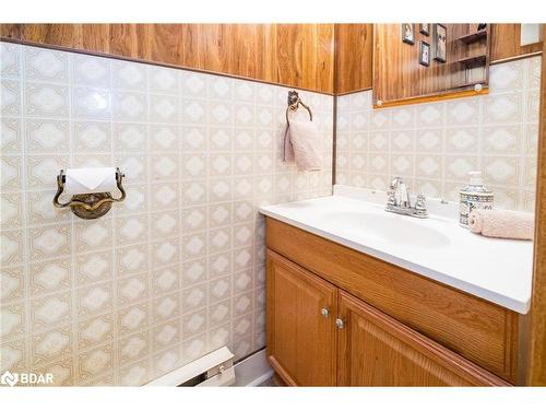 1497 7Th Line, Innisfil, ON - Indoor Photo Showing Bathroom