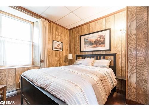 1497 7Th Line, Innisfil, ON - Indoor Photo Showing Bedroom