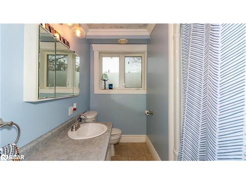 25 Peel Street, Penetanguishene, ON - Indoor Photo Showing Bathroom