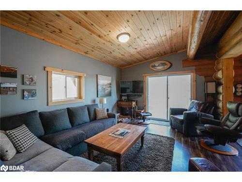 59 White Bear Court, Temagami, ON - Indoor Photo Showing Living Room