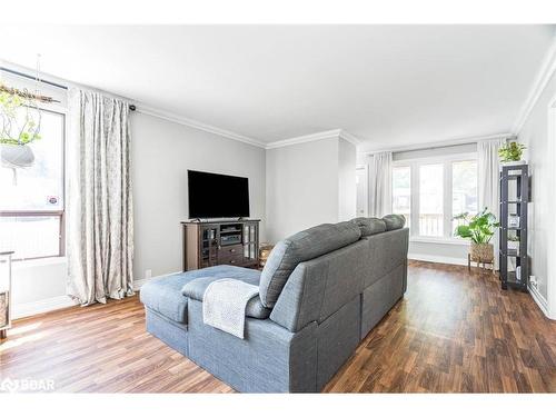 313 Percy Street, Tay, ON - Indoor Photo Showing Living Room