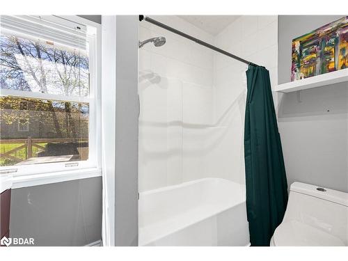 7 Stoddart Street, Essa, ON - Indoor Photo Showing Bathroom