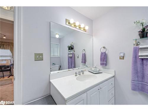 112 Linden Lane, Innisfil, ON - Indoor Photo Showing Bathroom
