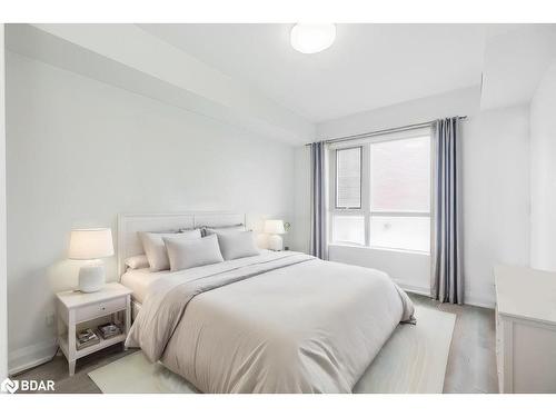 309-58 Lakeside Terrace, Barrie, ON - Indoor Photo Showing Bedroom