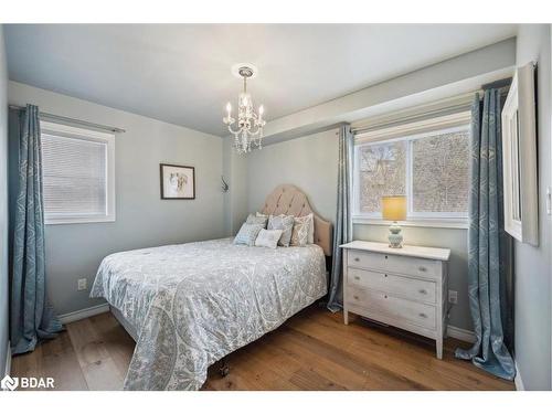 31 Pavillion Road, Dunsford, ON - Indoor Photo Showing Bedroom