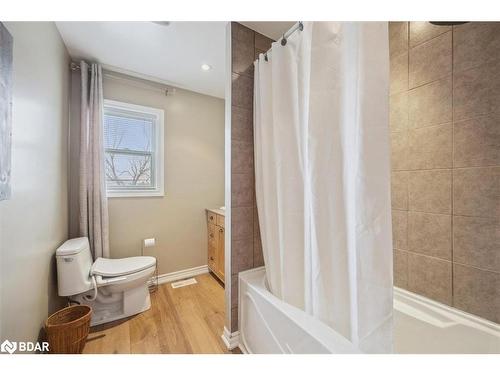 31 Pavillion Road, Dunsford, ON - Indoor Photo Showing Bathroom
