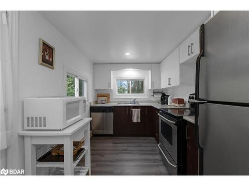 1221 River Road E, Wasaga Beach, ON - Indoor Photo Showing Kitchen With Stainless Steel Kitchen