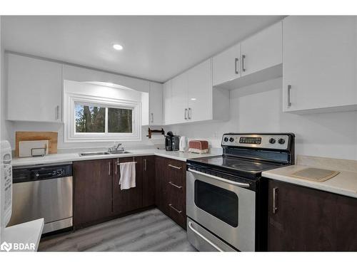 1221 River Road E, Wasaga Beach, ON - Indoor Photo Showing Kitchen With Stainless Steel Kitchen