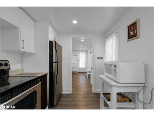 1221 River Road E, Wasaga Beach, ON - Indoor Photo Showing Kitchen