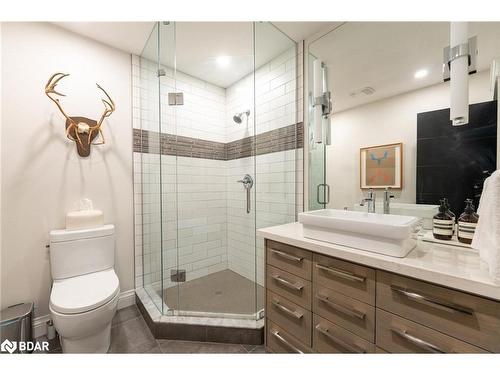 413 Codrington Street, Barrie, ON - Indoor Photo Showing Bathroom