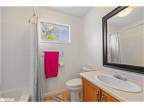 193 Elizabeth Street, Midland, ON - Indoor Photo Showing Bathroom