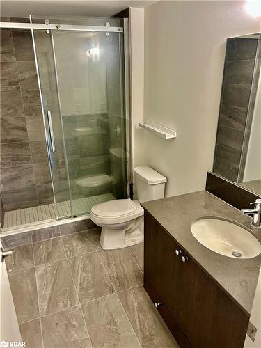 215-58 Lakeside Terrace, Barrie, ON - Indoor Photo Showing Bathroom