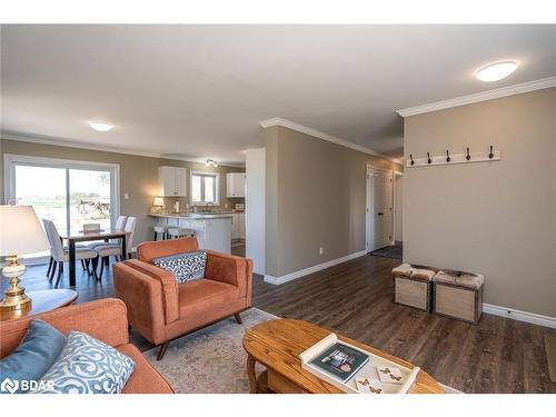 2795 County Rd 92 Road, Springwater, ON - Indoor Photo Showing Living Room