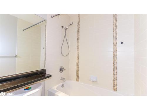 312-3515 Kariya Drive, Mississauga, ON - Indoor Photo Showing Bathroom