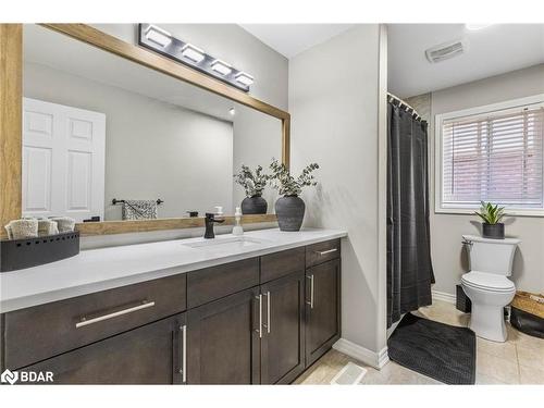 16 Spencer Drive, Barrie, ON - Indoor Photo Showing Bathroom