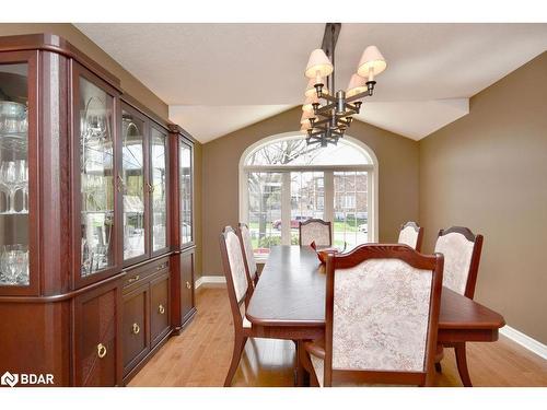 167 Crompton Drive, Barrie, ON - Indoor Photo Showing Dining Room