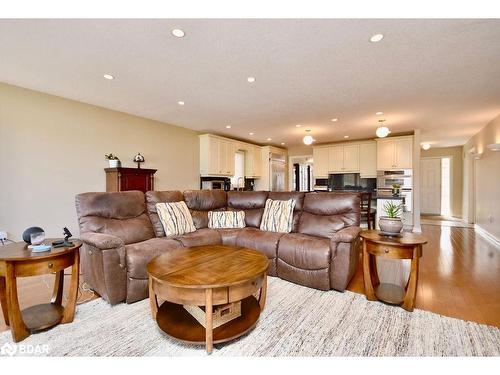 167 Crompton Drive, Barrie, ON - Indoor Photo Showing Living Room