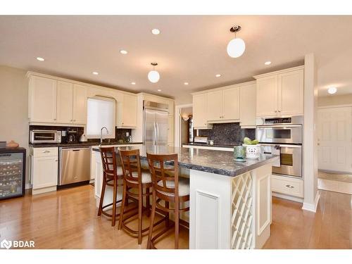 167 Crompton Drive, Barrie, ON - Indoor Photo Showing Kitchen With Stainless Steel Kitchen With Upgraded Kitchen